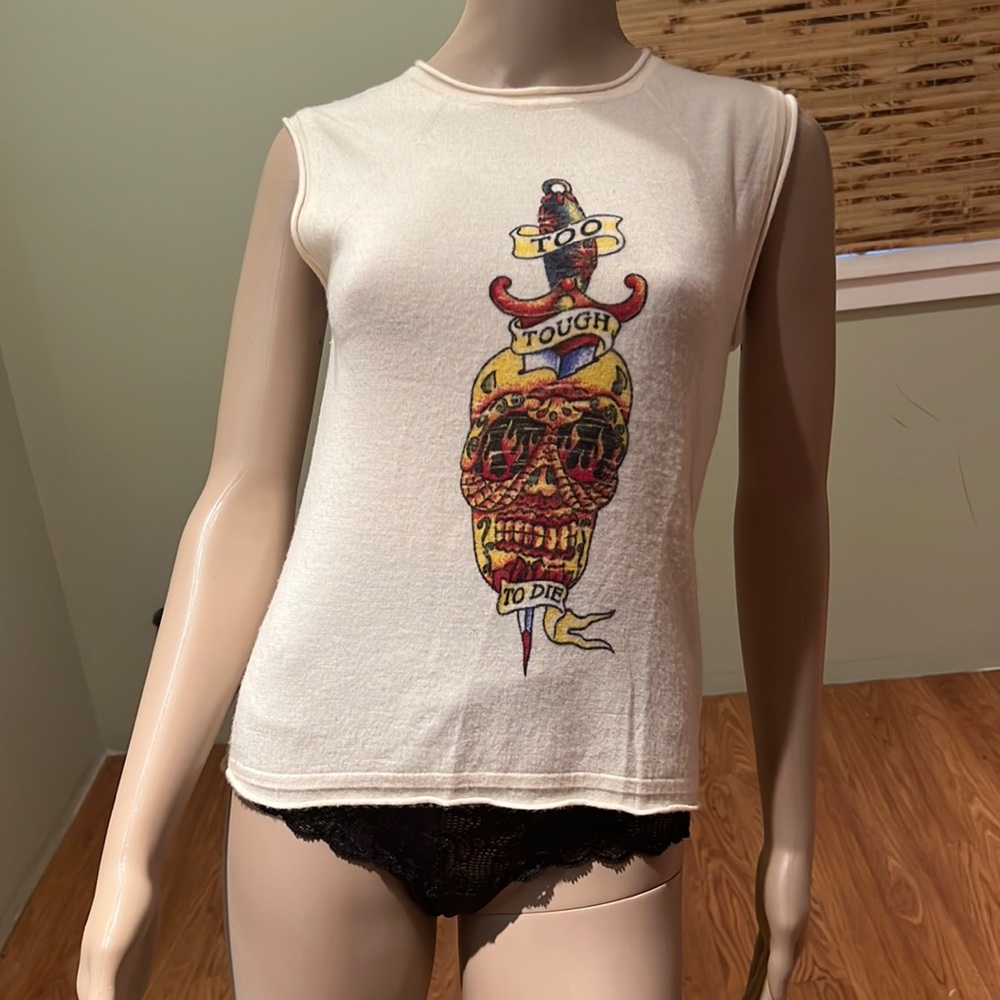 Raw 7 vintage Cashmere Cream Sleeveless Sweater With Graphic Of Skull & Sword L